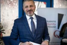 مصري يتولى خزائن أغنى مدينة في العالم