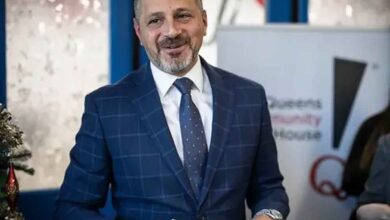 مصري يتولى خزائن أغنى مدينة في العالم