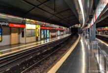 مقـ.ـتل شخص وإصابة آخرين إثر انهيار حائط أمام قطار في كتالونيا