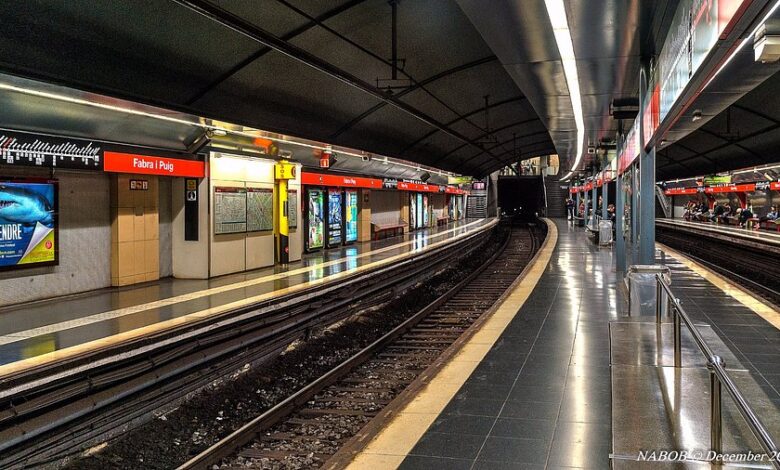 مقـ.ـتل شخص وإصابة آخرين إثر انهيار حائط أمام قطار في كتالونيا