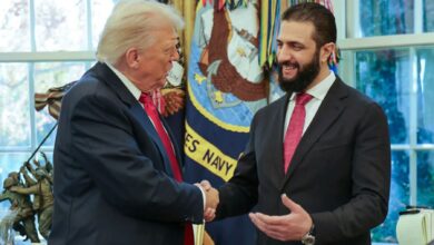 ترامب والشرع يتفقان على تعزيز الحوار وإعادة الإعمار في سوريا