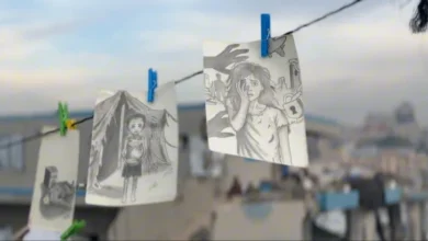 فلسطينيون يوثقون معاناتهم بالرسومات والألوان