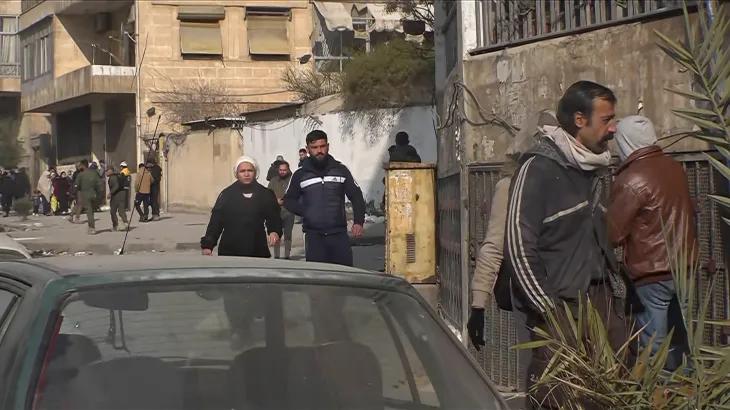 نزوح واسع من حيي الأشرفية والشيخ مقصود بحلب مع تصاعد الاشتباكات بين الجيش السوري وقسد