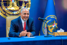 رئيس المجلس الرئاسي اليمني يقيل عيدروس الزبيدي ويحال للنيابة العامة