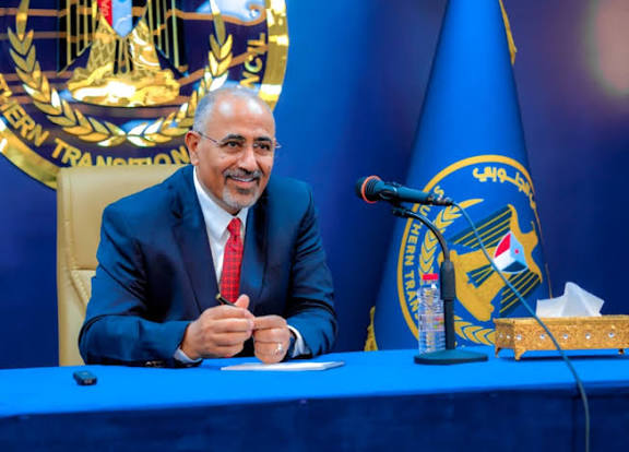 رئيس المجلس الرئاسي اليمني يقيل عيدروس الزبيدي ويحال للنيابة العامة