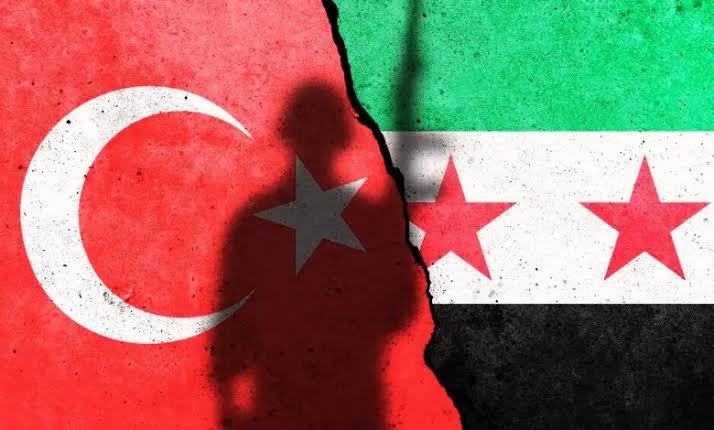 تركيا تعلن استعدادها لدعم دمشق في حلب وإسرائيل تبدي قلقها من الهجمات على الأكراد