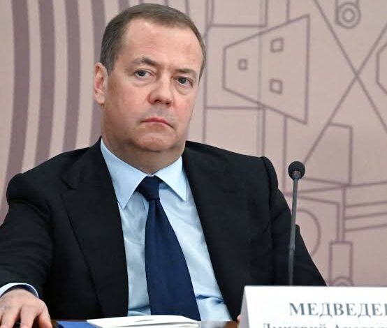 ميدفيديف: روسيا لن تقبل بوجود قوات غربية أو للناتو في أوكرانيا 1 ميدفيديف: روسيا لن تقبل بوجود قوات غربية أو للناتو في أوكرانيا