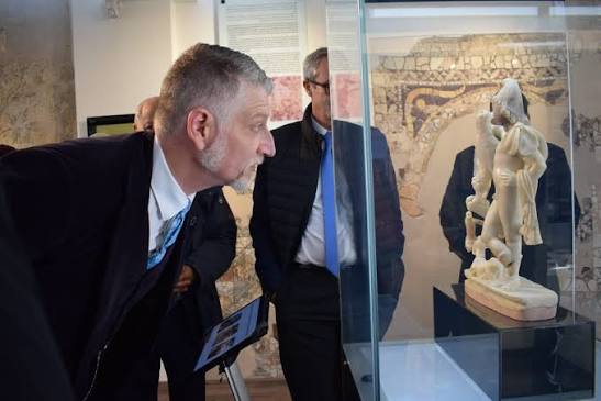 وزير الثقافة الإيطالي يزور المعالم الأثرية في قرطاج خلال زيارته لتونس