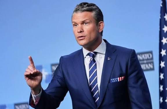 وزير الحرب الأمريكي: إيران تملك كل الخيارات لإبرام صفقة والقوات جاهزة لتنفيذ ضربة 1 وزير الحرب الأمريكي: إيران تملك كل الخيارات لإبرام صفقة والقوات جاهزة لتنفيذ ضربة