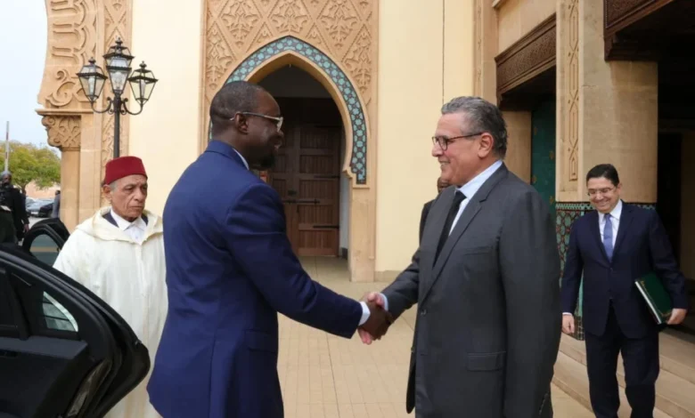 الوزير الأول السنغالي يصل الرباط في زيارة رسمية لتعزيز الشراكة الاستراتيجية