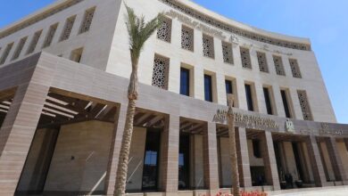 وزارة التعليم المصرية تنفي اشتراط مؤهل الوالدين للقبول بالمدارس الخاصة والدولية