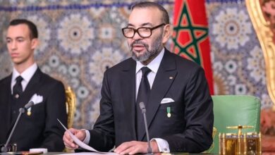 العاهل المغربي يوجه الجيش الملكي للتدخل الفوري في القصر الكبير لمساعدة المتضررين من الفيضانات