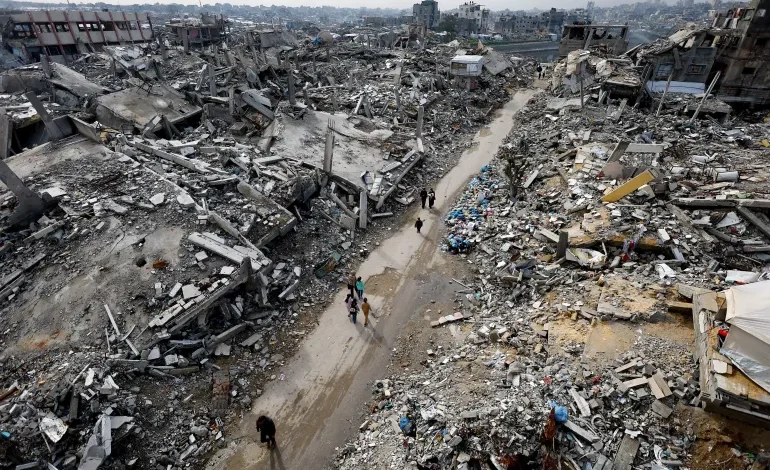 قصف إسرائيلي ونسف مبانٍ في خان يونس وغزة وسط تفاقم الأزمة الإنسانية