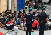 ارتفاع محاولات عبور القاصرين المغاربة إلى سبتة وسط سوء الأحوال الجوية