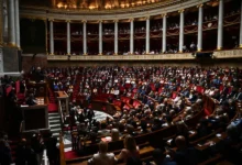 البرلمان الفرنسي يقر قانوناً يحظر استخدام القاصرين دون 15 عاماً لشبكات التواصل الاجتماعي