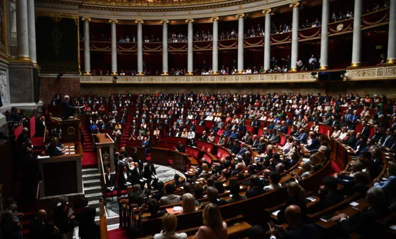 البرلمان الفرنسي يقر قانوناً يحظر استخدام القاصرين دون 15 عاماً لشبكات التواصل الاجتماعي 1 البرلمان الفرنسي يقر قانوناً يحظر استخدام القاصرين دون 15 عاماً لشبكات التواصل الاجتماعي