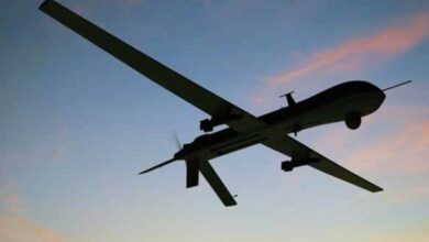 طائرة إسرائيلية مسيّرة تسقط في جنوب لبنان وغارة تستهدف سيارة في النبطية