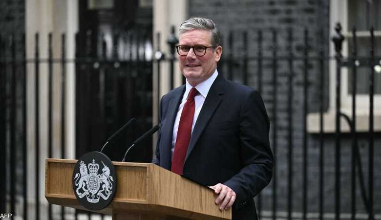 بريطانيا: رئيس الوزراء ستارمر يدعو حزب العمال لمواجهة "حزب الإصلاح" وسط أزمات داخلية