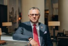 المبعوث الأميركي يؤكد على أهمية المؤسسات القوية لاستقرار ليبيا