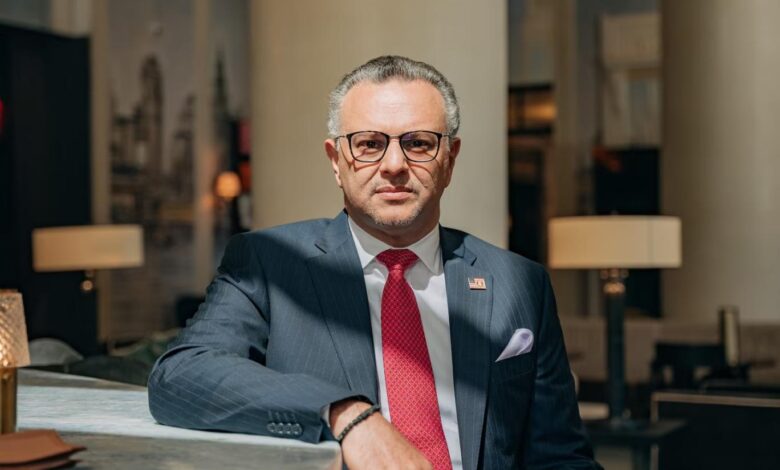 المبعوث الأميركي يؤكد على أهمية المؤسسات القوية لاستقرار ليبيا