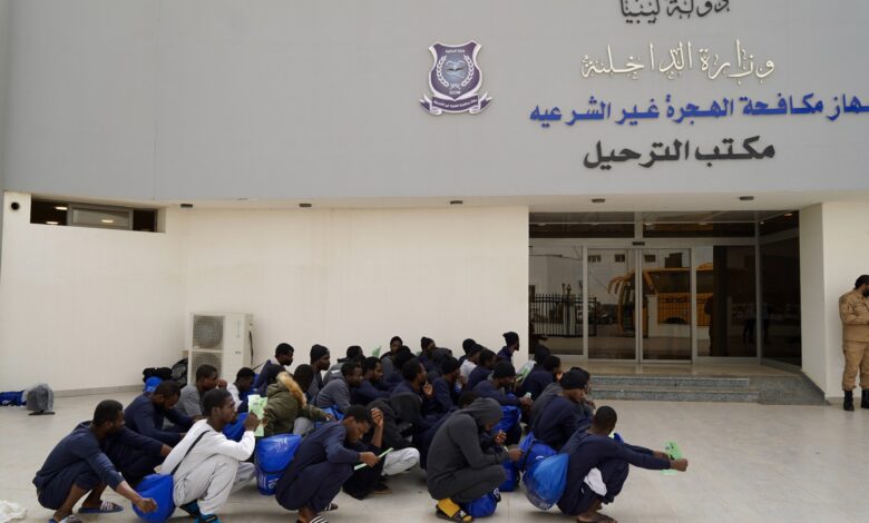 ليبيا ترحّل 140 مهاجرًا تشاديًا عبر مدينة الكفرة