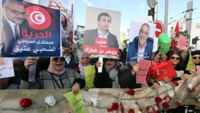 مسيرة احتجاجية في تونس للمطالبة بالإفراج عن معتقلي المعارضة