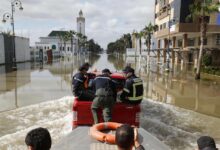 السلطات المغربية تُجلي أكثر من 50 ألف شخص في القصر الكبير بسبب فيضانات