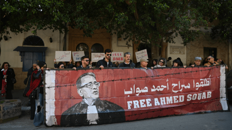الإفراج عن أحمد صواب بعد تخفيف حكمه في قضية “التآمر على أمن الدولة”