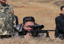 كيم جونغ أون يهدي بنادق قنص حديثة للقيادات العسكرية في كوريا الشمالية