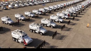 مصر تستعرض قواتها المشاركة في بعثة الاتحاد الإفريقي بالصومال بحضور وزير الدفاع والرئيس الصومالي