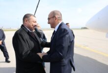 وزير الداخلية الجزائري السعيد سعيود يستقبل لوران نونيز لدى وصوله إلى الجزائر