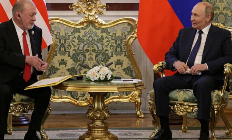 بوتين يستقبل الملك الماليزي السلطان إبراهيم في قصر الإرميتاج بموسكو