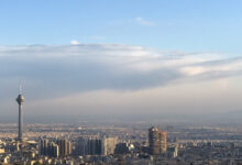 الاستخبارات الإسرائيلية تربط توقيت هجوم أمريكي محتمل على إيران باكتمال الحشد العسكري