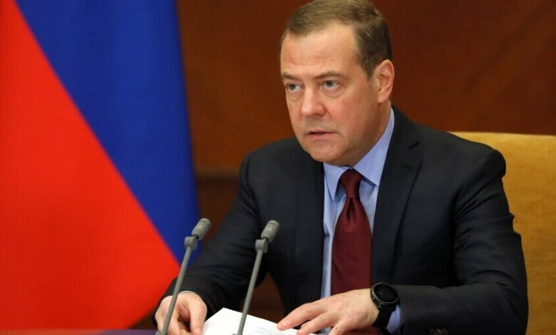 مدفيديف: روسيا لا تسعى إلى صراع عالمي وخطر الحرب الشاملة ما زال قائما