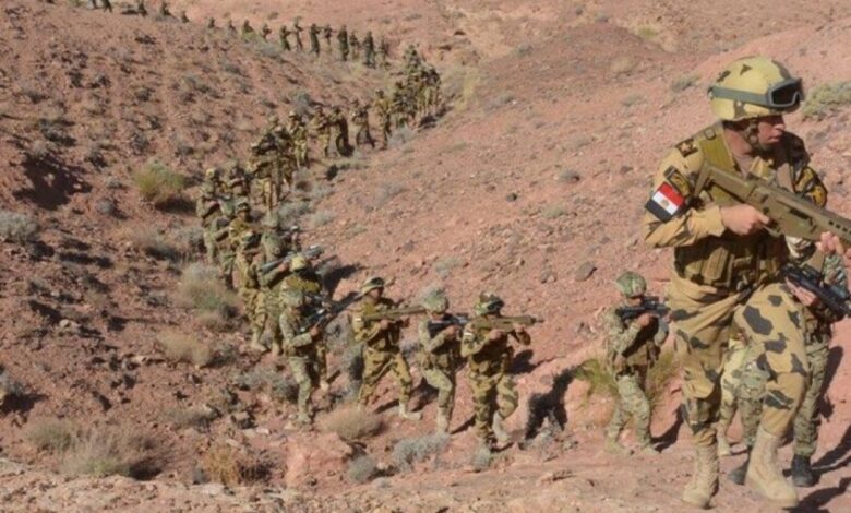 مصر توافق مبدئياً على مشروع قانون لتغليظ عقوبة التخلف عن الخدمة العسكرية