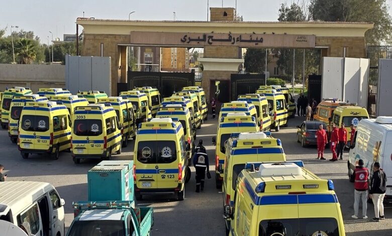 مصر تسمح لعبور 150 مريضاً فلسطينياً يومياً من غزة عبر معبر رفح
