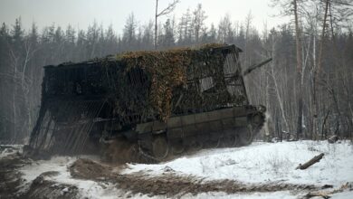 الروسية تعلن السيطرة على بلدتين شرق وجنوب أوكرانيا وتواصل التقدم الميداني