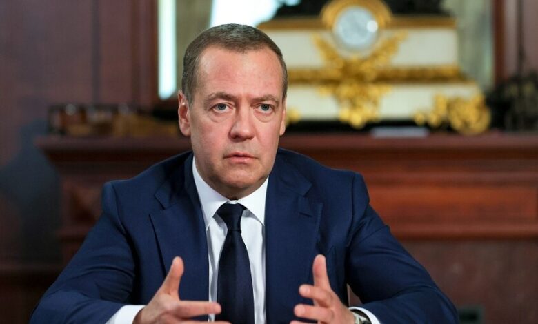 مدفيديف: العملية العسكرية الروسية دفاع عن النفس وليست حرباً استعمارية