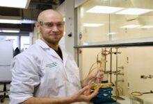 علماء روس يطوّرون مركبات كيميائية “تجمّد” الخلايا السرطانية