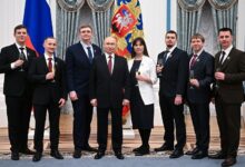 بوتين: اكتشافات العلماء الشباب ركيزة مستقبل روسيا وتطورها