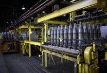 الجيش الأمريكي يعتزم تغريم شركتين دفاعيتين لتأخر تسليم قذائف إلى أوكرانيا