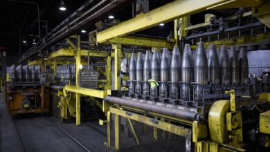 الجيش الأمريكي يعتزم تغريم شركتين دفاعيتين لتأخر تسليم قذائف إلى أوكرانيا