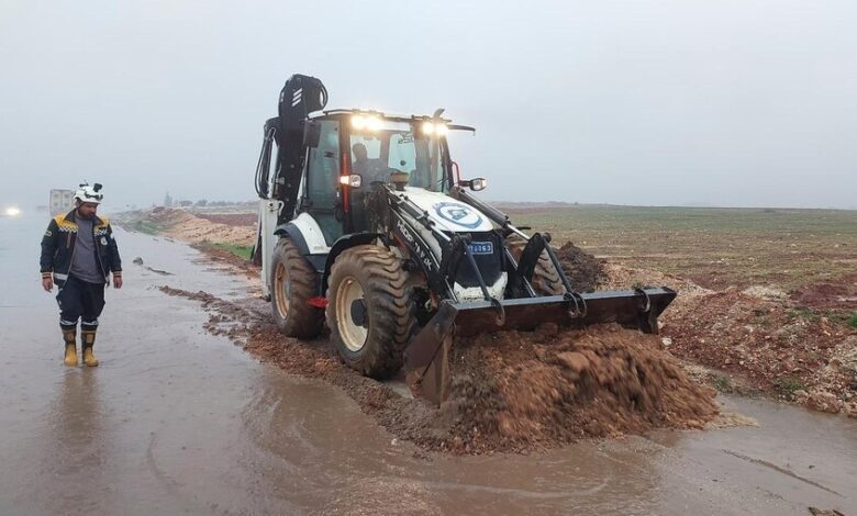 سوريا:سيول تخطف حياة طفلين وتخلّف مفقودين وإصابات في صفوف فرق الإسعاف