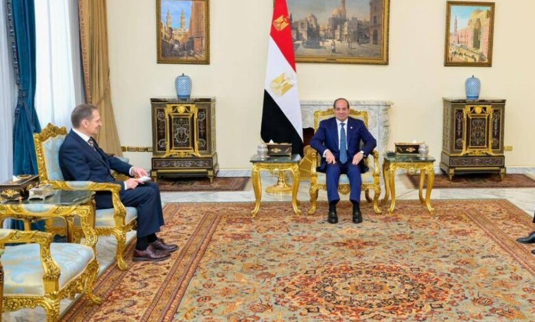 السيسي يستقبل رئيس الاستخبارات الخارجية الروسية ويبحثان العلاقات الثنائية وتطورات غزة