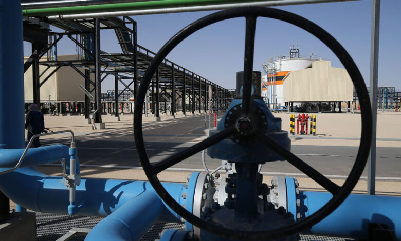 المفوض الأوروبي للطاقة من الجزائر: نعمل على تسريع إمدادات الغاز وتقليص الاعتماد على روسيا