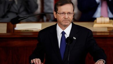 هرتصوغ يدرس اقتراح ترامب بالعفو عن نتنياهو دون حسم القرار