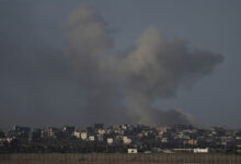 الدفاع المدني في غزة يكافح حريق عمارة البرقوني لليوم الثاني وسط نقص الإمكانات