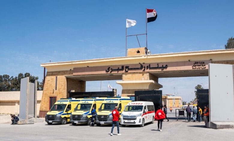 وصول الدفعة الـ12 من جرحى غزة إلى مصر عبر معبر رفح لتلقي العلاج