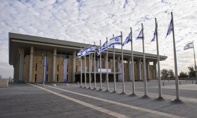 مراقب الدولة الإسرائيلي يحذر من فساد إداري وثغرات أمنية في وزارة الخارجية وجاهزية الطاقة 1 مراقب الدولة الإسرائيلي يحذر من فساد إداري وثغرات أمنية في وزارة الخارجية وجاهزية الطاقة