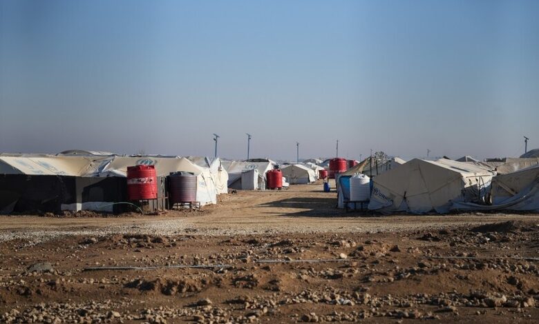 الاستخبارات الأمريكية: فرار نحو 20 ألف شخص من مخيم الهول في سوريا بينهم عناصر "داعش" 1 الاستخبارات الأمريكية: فرار نحو 20 ألف شخص من مخيم الهول في سوريا بينهم عناصر "داعش"